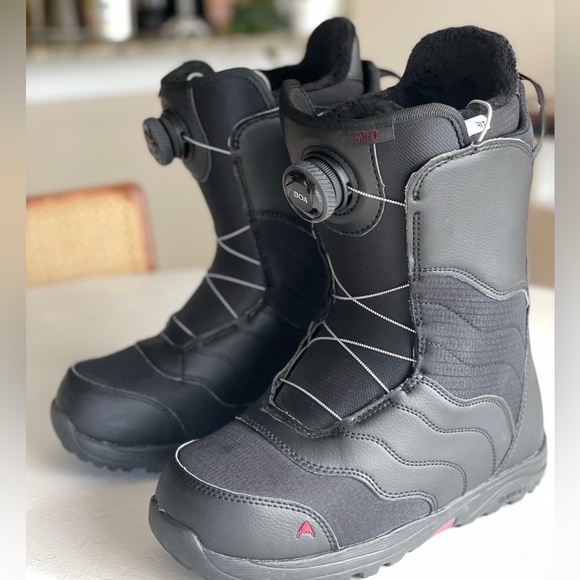 Burton women Mint boa snowboard boots. - Picture 3 of 9